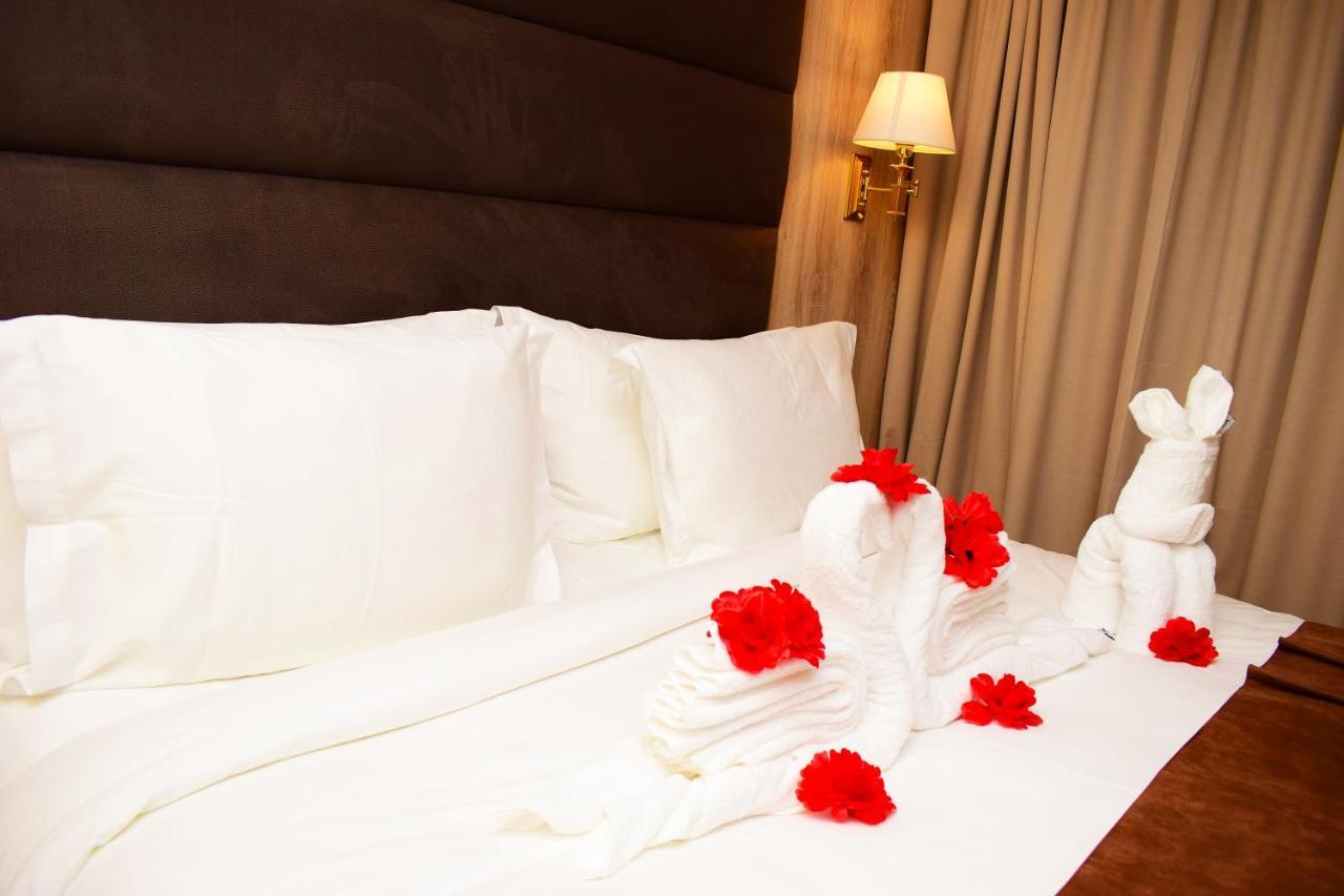 Monty Suites & Golf Ούγιο Εξωτερικό φωτογραφία