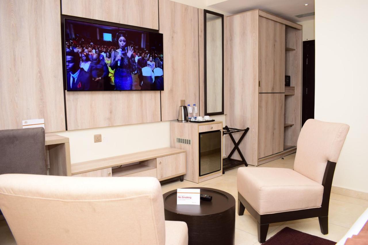 Monty Suites & Golf Ούγιο Εξωτερικό φωτογραφία