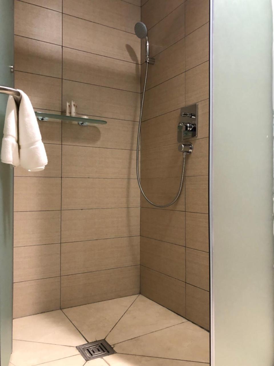 Monty Suites & Golf Ούγιο Εξωτερικό φωτογραφία