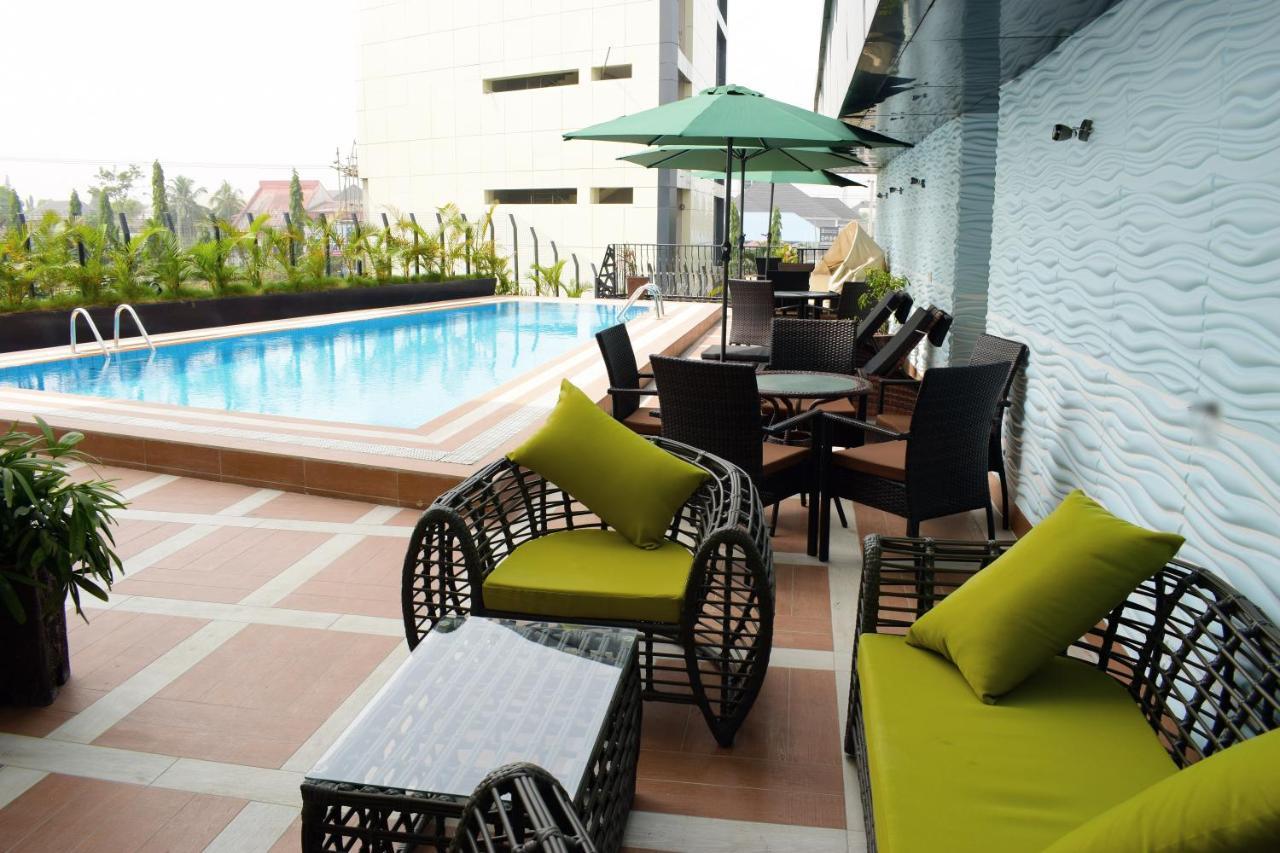 Monty Suites & Golf Ούγιο Εξωτερικό φωτογραφία
