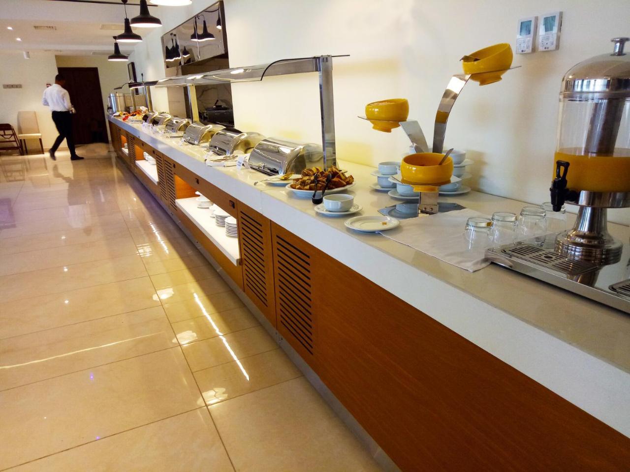 Monty Suites & Golf Ούγιο Εξωτερικό φωτογραφία